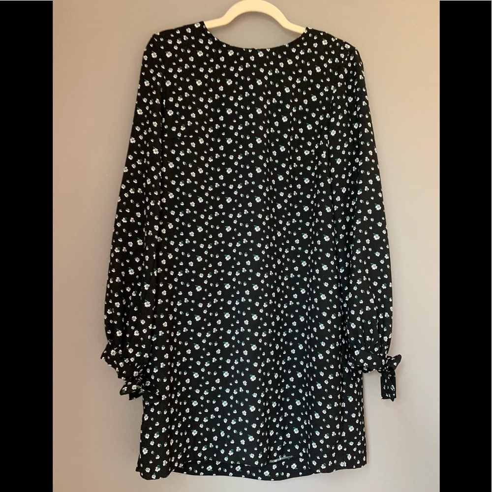 🚨PRICED TO SELL🚨H&M Bow cuff SHIFT DRESS